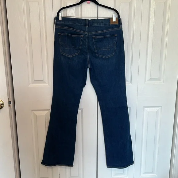 AE Curvy Kick Boot Jeans - Picture 4 of 7
